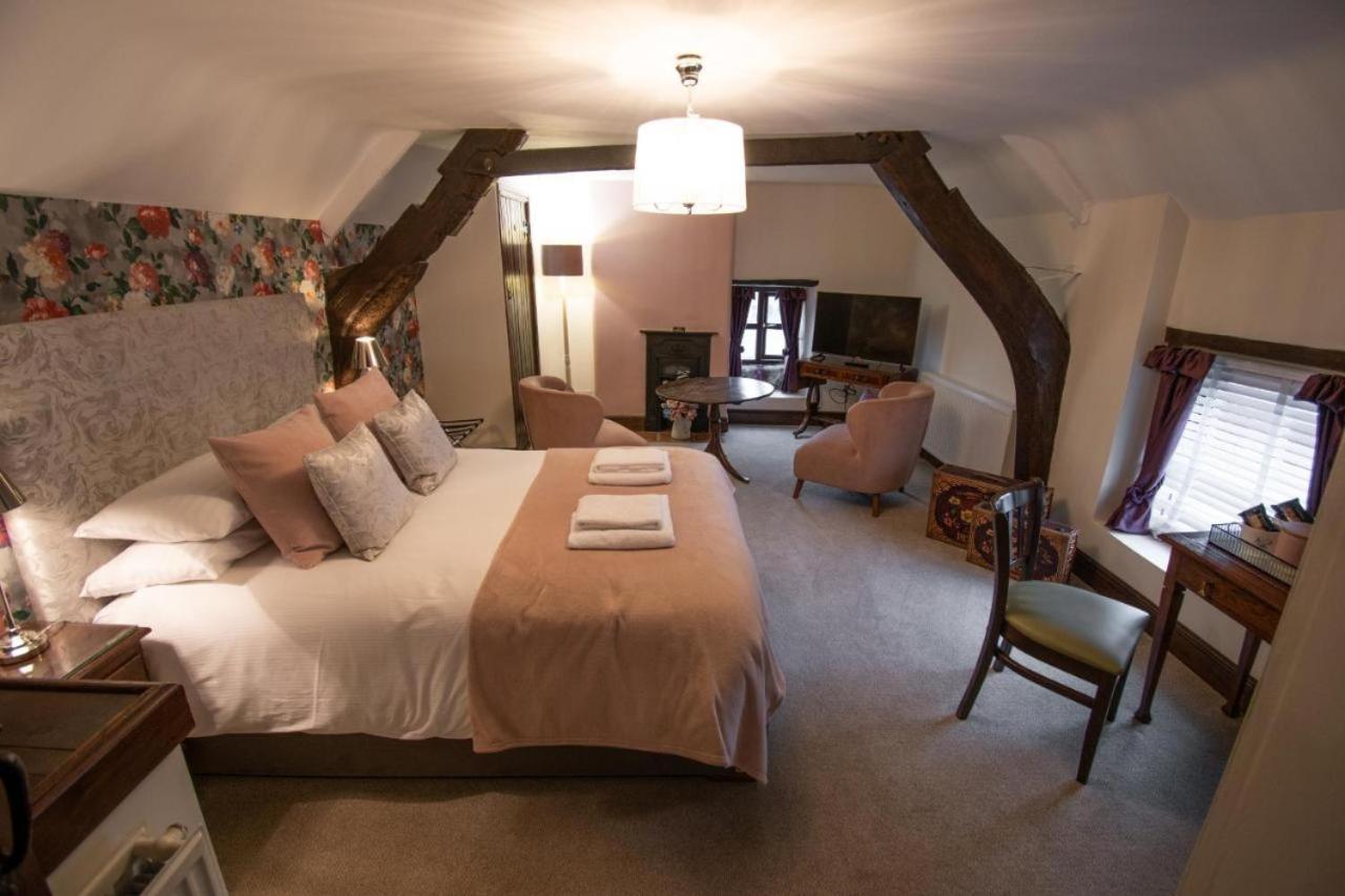 Royal George Hotel Great Easton  Eksteriør billede