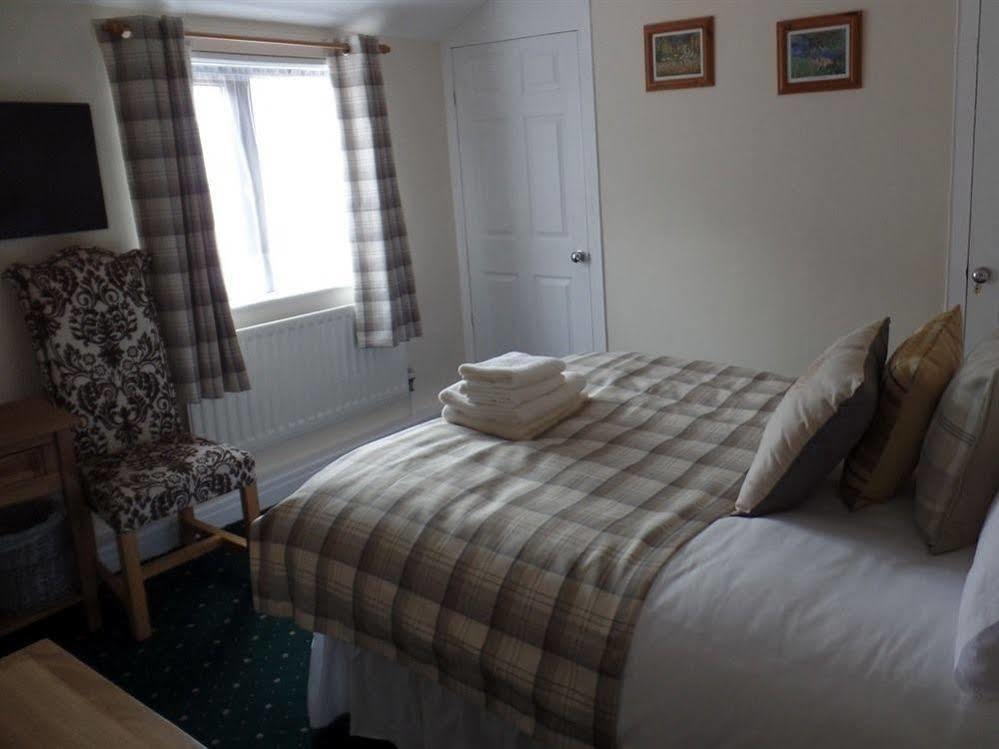 Royal George Hotel Great Easton  Eksteriør billede